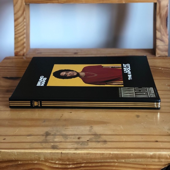 Bruno Mars 24K Magic World Tour Book - Picture 4 of 7